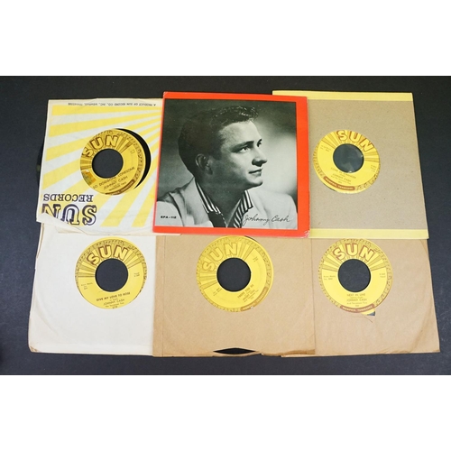 449 - Vinyl - 17 Johnny Cash original Sun Records  USA pressings to include: Hey Porter (Sun 221), Country... 