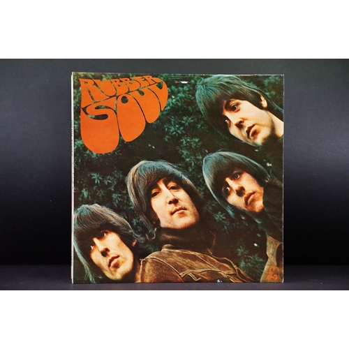 802 - Vinyl - 8 Beatles LPs to include A Hard Days Night, Rubber Soul, Revolver, Sgt Pepper At The Hollywo... 