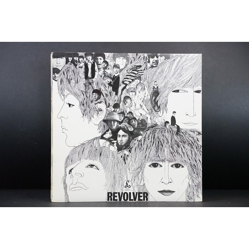 802 - Vinyl - 8 Beatles LPs to include A Hard Days Night, Rubber Soul, Revolver, Sgt Pepper At The Hollywo... 