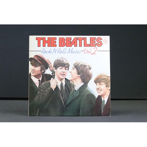 813 - Vinyl – 8 The Beatles and related LPs to include Help! (PMC 1255) mono, The Gramophone Col Ltd and S... 