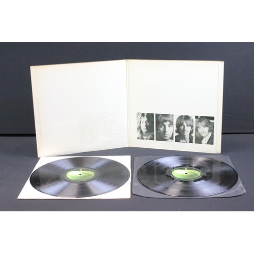 820 - Vinyl - The Beatles White Album (PMC 7067/8) No. 0064815, top loader, no photographs or poster, one ... 