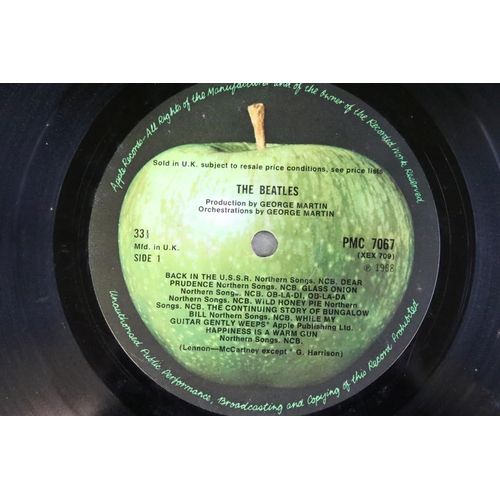 820 - Vinyl - The Beatles White Album (PMC 7067/8) No. 0064815, top loader, no photographs or poster, one ... 