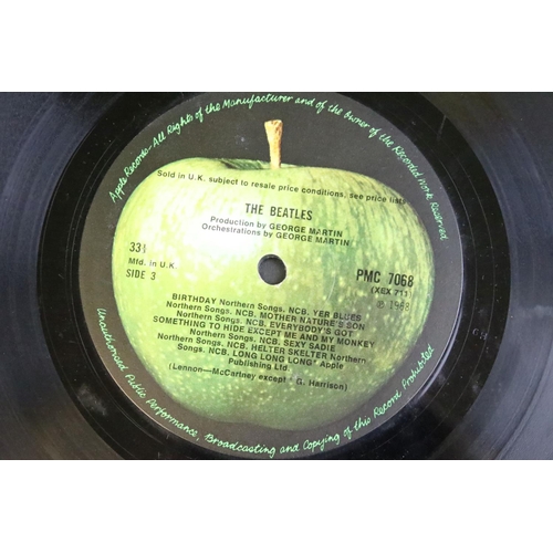 820 - Vinyl - The Beatles White Album (PMC 7067/8) No. 0064815, top loader, no photographs or poster, one ... 