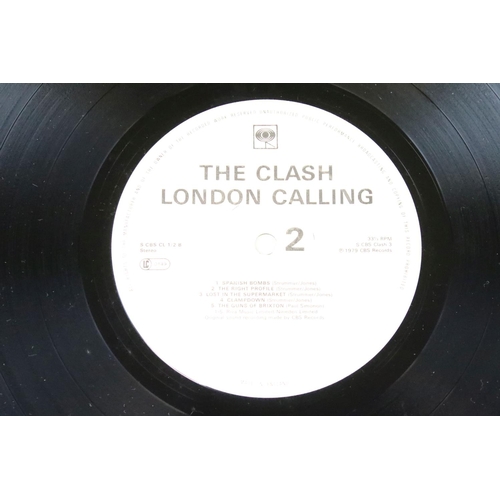 829 - Vinyl - The Clash London Calling (Clash3).  Train in vain not listed but etched into runout on side ... 