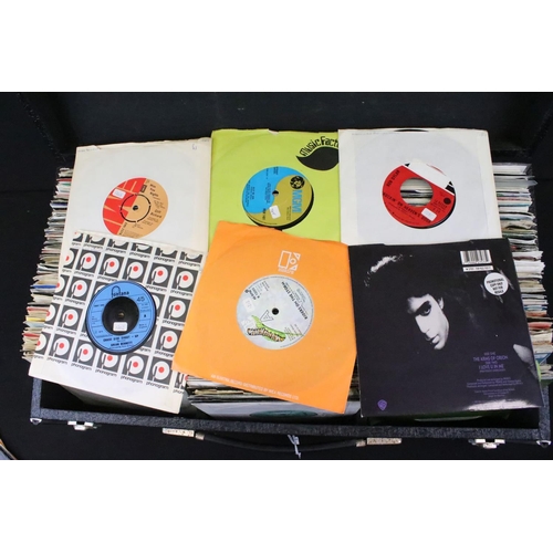 407 - Vinyl - Over 300 mainly 1970s & 1980s rock, pop, soul singles featuring some demos / promos to inclu... 