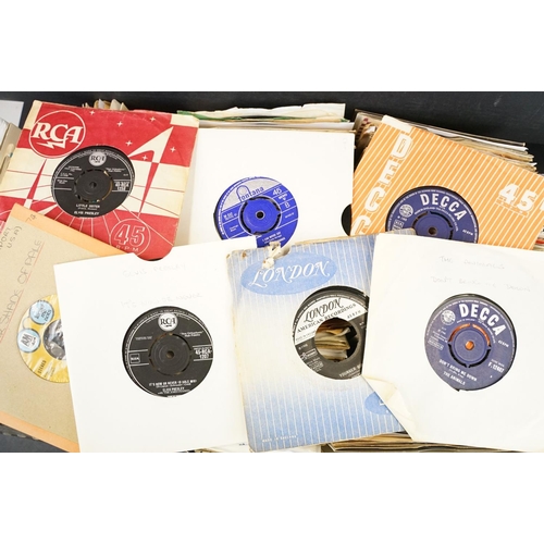 417 - Vinyl - Approx 300 1950s / 60s EPs and 7