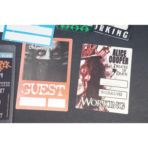 929 - Memorabilia - Alice Cooper - Over 30 VIP / Working / Backstage laminates and lanyards for various to... 