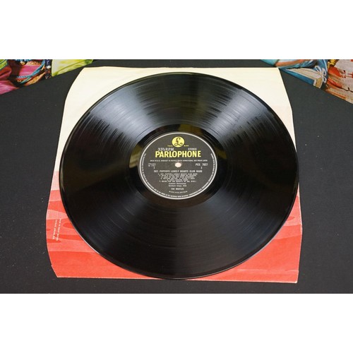 299 - Vinyl - 6 The Beatles LPs to include The White Album PCS 7067 Stereo top loader No. 0304763 two blac... 