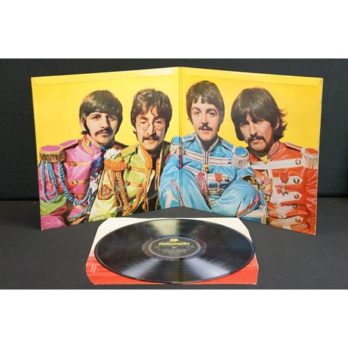 299 - Vinyl - 6 The Beatles LPs to include The White Album PCS 7067 Stereo top loader No. 0304763 two blac... 