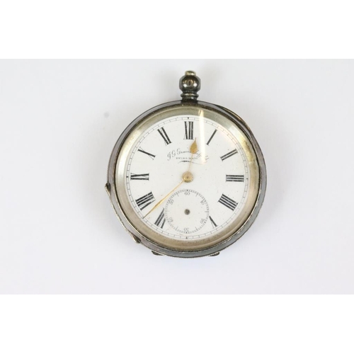 216 - A collection of three late 19th / early 20th century silver cased pocket watches.