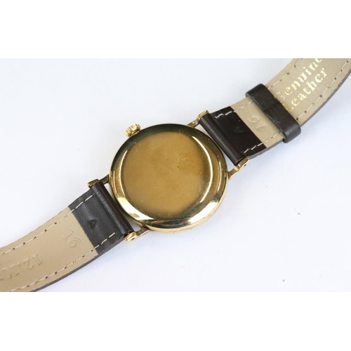 302 - Boxed Gents Rotary 9ct Gold Watch