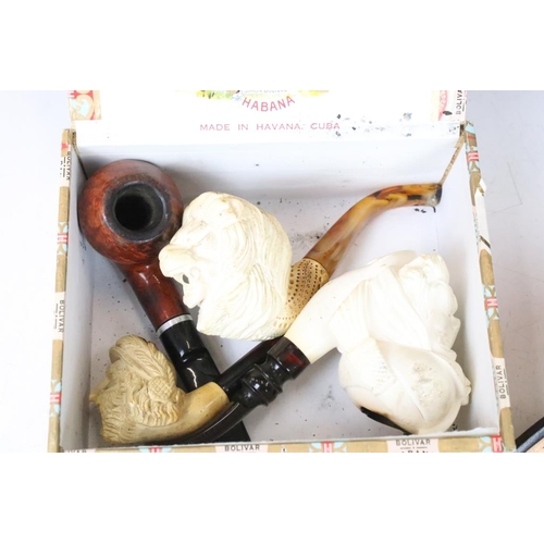 329 - A collection of vintage tobacco pipes to include meerchaum examples.