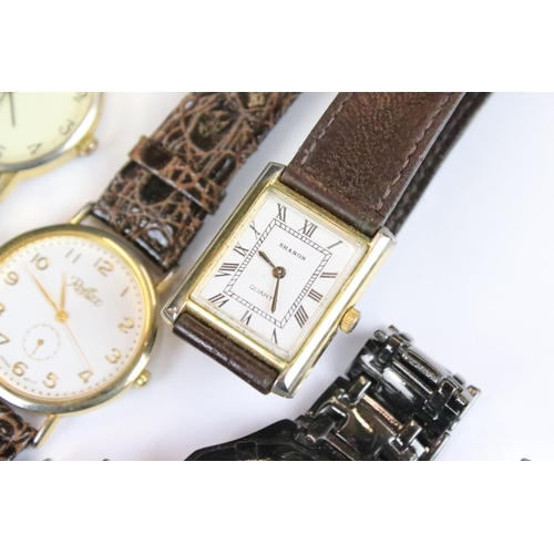 349 - A small selection of gents wristwatches to include Lorus.