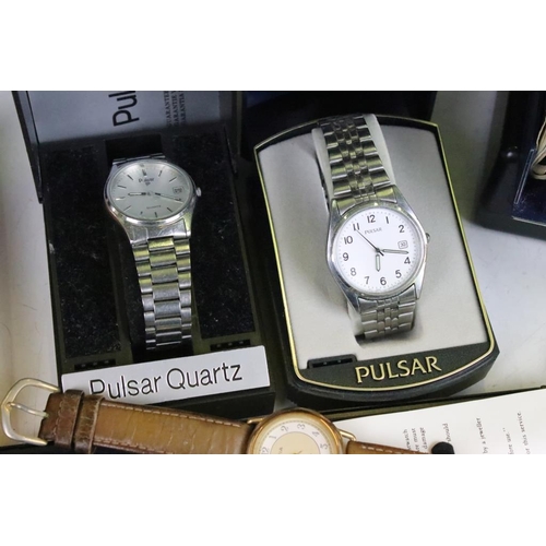 352 - A collection of ladies and gents wristwatches to include Pulsar, Accurist, Rotary...etc. together wi... 