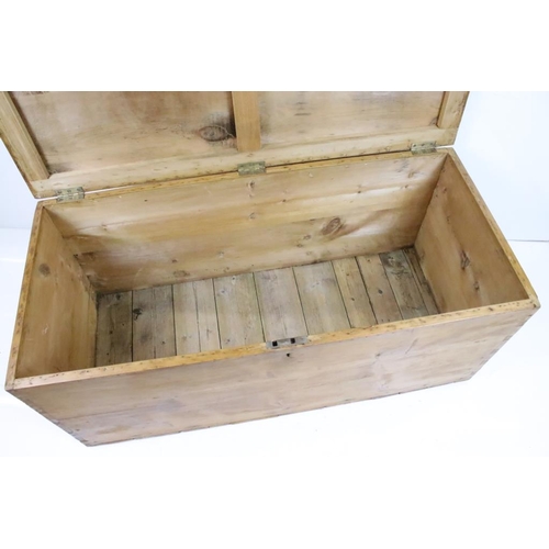 622 - Large 19th century Pine Blanket Box, 122cm long x 56cm wide x 55cm high