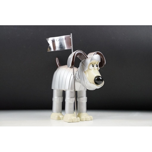 12 - Aardman / W&G Ltd Wallace & Gromit 'Gromit Unleashed ' Sir Gromit of Bristol figure, as created by I... 