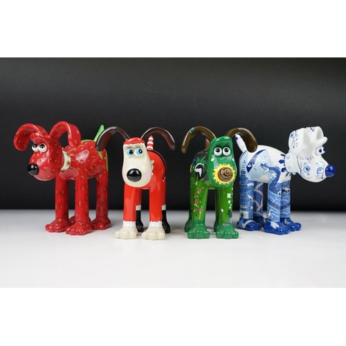 17 - Four Aardman / W&G Ltd Wallace & Gromit 'Gromit Unleashed' figures to include Gromberry, Santa Paws,... 