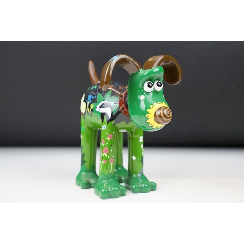 17 - Four Aardman / W&G Ltd Wallace & Gromit 'Gromit Unleashed' figures to include Gromberry, Santa Paws,... 