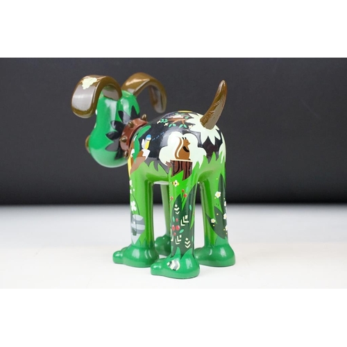 17 - Four Aardman / W&G Ltd Wallace & Gromit 'Gromit Unleashed' figures to include Gromberry, Santa Paws,... 