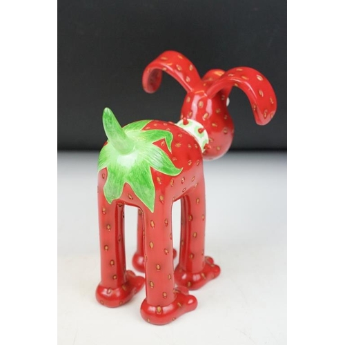 17 - Four Aardman / W&G Ltd Wallace & Gromit 'Gromit Unleashed' figures to include Gromberry, Santa Paws,... 