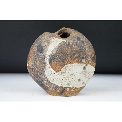 22 - Robert & Sheila Fournier - A 1970's stoneware ' Pebble ' vase, with three apertures, approx 14cm hig... 