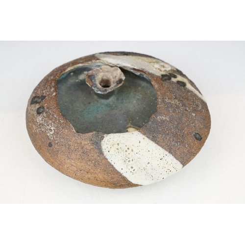 23 - Robert Fournier (1915-2008) - A studio pottery stoneware crater bowl of pebble form, studio mark to ... 