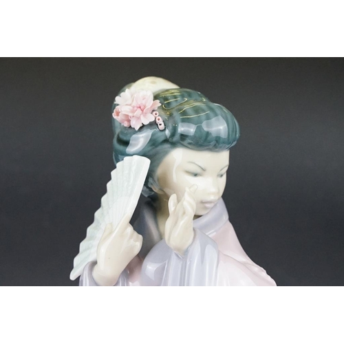 31 - Two boxed Lladro porcelain Japanese lady figurines to include Japonesita Sombrilla (no. 4.988) and J... 