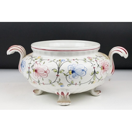 39 - Portuguese Anfora Agueda ceramic soup tureen & cover with hand painted floral decoration, raised on ... 