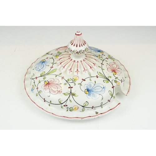 39 - Portuguese Anfora Agueda ceramic soup tureen & cover with hand painted floral decoration, raised on ... 