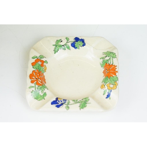 60 - Late 19th / early 20th century Masons Ironstone floral dinner ware, pattern no. c2639, to include 2 ... 