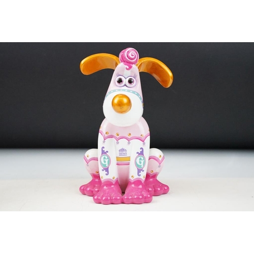 9 - Five Aardman / W&G Ltd Wallace & Gromit 'Gromit Unleashed' seated figures to include Merry-Go Gromit... 