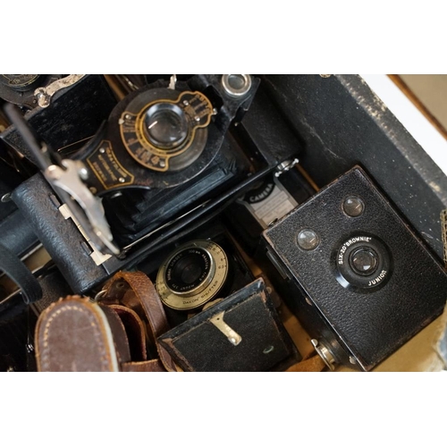 410 - Collection of folding bellow film cameras to include many antique models from the early 20th century