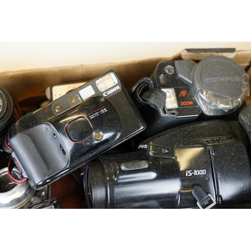 411 - Collection of SLR and 35mm film cameras with lenses, featuring Canon, Olympus, Pentax and Minolta ex... 