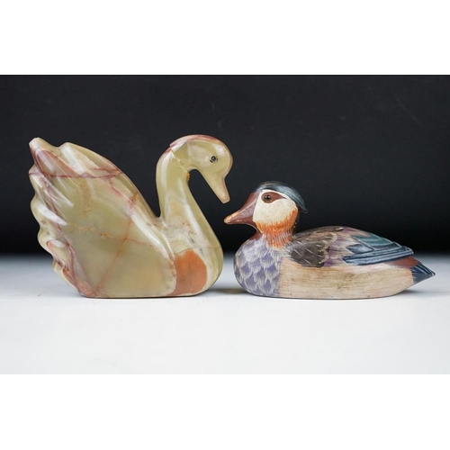 423 - Mixed collectables to include a wooden decoy duck (approx 21cm long), oversized silver plated tastev... 