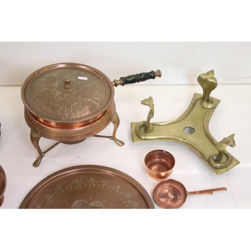 432 - Group of copper & brassware to include an Eastern copper saucepan & cover with warming stand, hangin... 