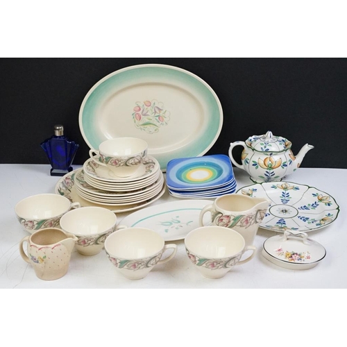 116 - Susie Cooper 'Endon' tea set, pattern no. 1574, to include 5 teacups & saucers, 5 tea plates, milk j... 