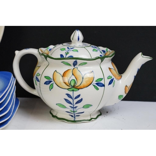 116 - Susie Cooper 'Endon' tea set, pattern no. 1574, to include 5 teacups & saucers, 5 tea plates, milk j... 