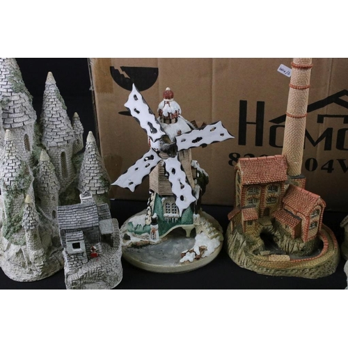 100 - Lilliput Lane and David Winter Cottages to include Brighton Royal Pavilion, St Pauls Cathedral, Wind... 