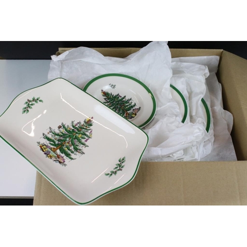 29 - Large collection of Spode Christmas Tree pattern ceramics, mostly boxed including serving dishes, pl... 