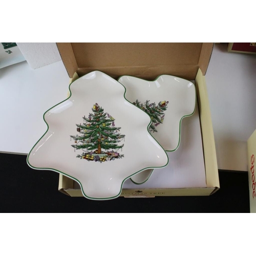 29 - Large collection of Spode Christmas Tree pattern ceramics, mostly boxed including serving dishes, pl... 