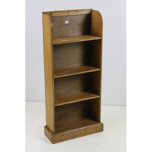 555 - Oak Narrow Bookcase of four shelves, 49cm wide x 15cm deep x 91cm high