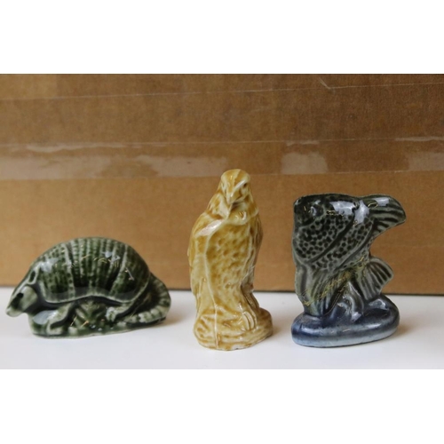 60 - Large and extensive collection of Wade whimsies including a large tortoise. Two boxes.