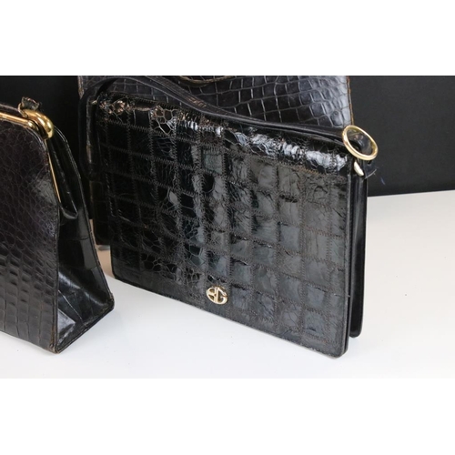 371 - Collection of vintage 20th Century handbags to include crocodile skin examples, a yellow metal mesh ... 