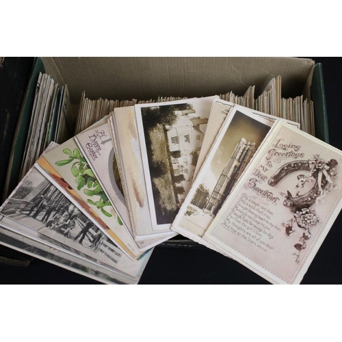 380 - Collection of postcards mostly dating from the early 20th century to include mostly topographical sc... 