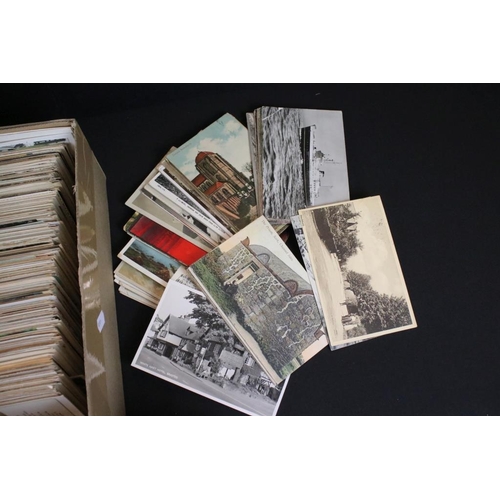 380 - Collection of postcards mostly dating from the early 20th century to include mostly topographical sc... 