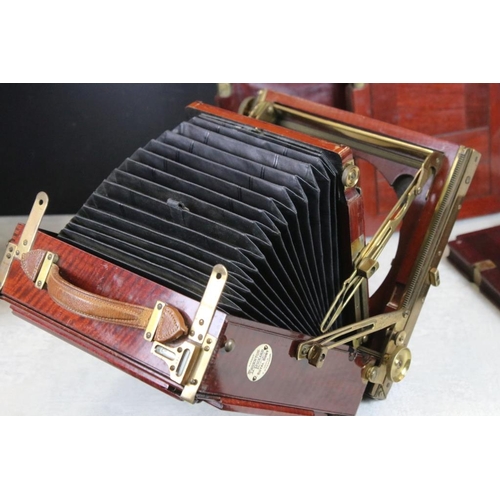 676 - Early 20th century Thornton Pickard ' Royal Ruby ' triple extension field camera, Rd no. 406076, wit... 