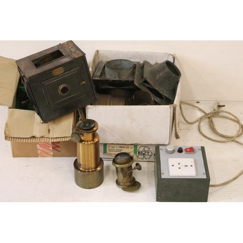 677 - Very large quantity of tinplate metal magic lantern parts, featuring the Primus Folding Lantern, The... 