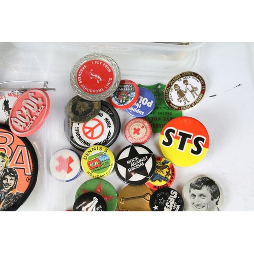 198 - A collection of mixed button, enamel and cloth badges to include music, military, association and cl... 