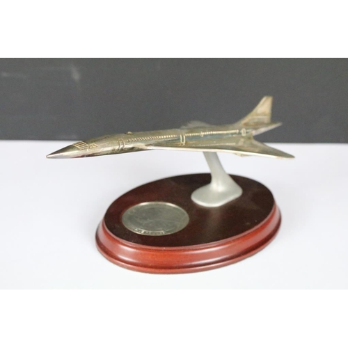 202 - A Westminster Mint Concorde 'The Queen Of The Skies' limited edition handcrafted model, complete wit... 