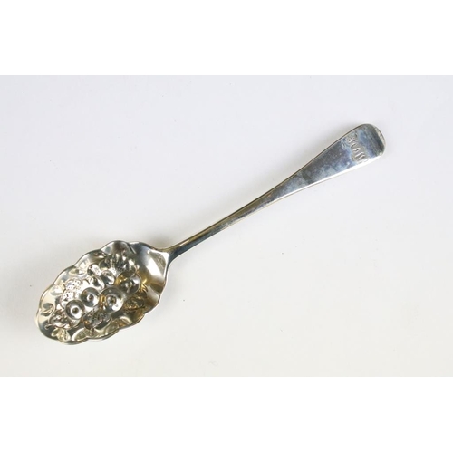 252 - A collection of three fully hallmarked sterling silver berry spoons, longest approx 14cm